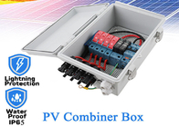 พลาสติก 15A PV Combiner Box 4 สาย 550VDC เครื่องตัดวงจรสําหรับแผ่นแสงอาทิตย์