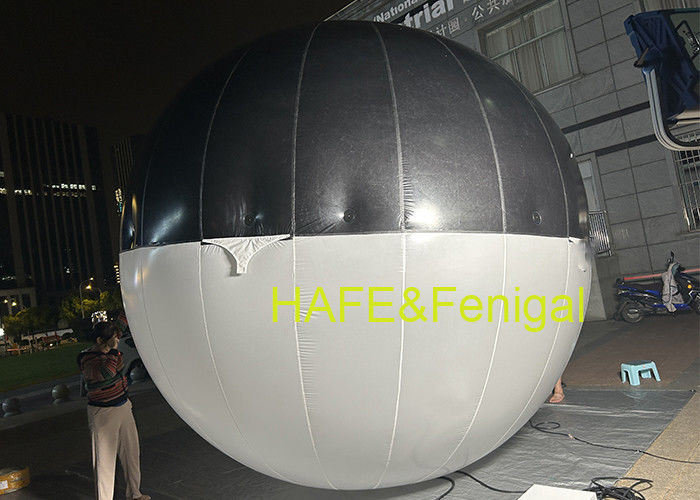 ผู้ผลิตภาพยนตร์จะแขวนแสงบอลลูน LED สีสองสี